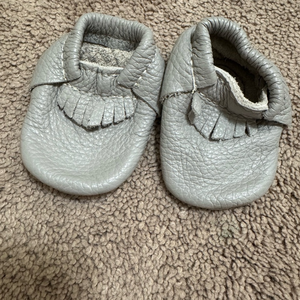 Freshly Picked Light Gray Kids Moccasins